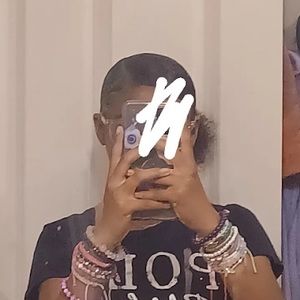 Meet your Posher, Chloe